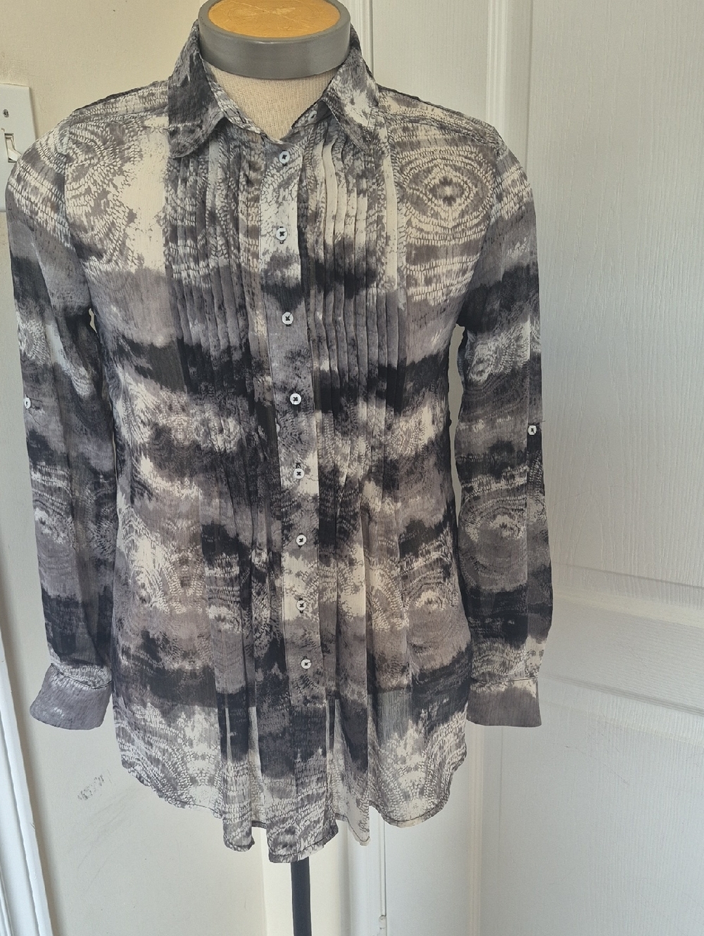 Christina B Black and Gray Abstract Top